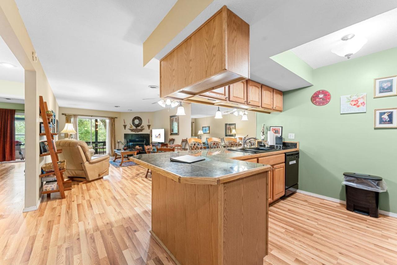 Bluffs Oasis Condo Брэнсон Экстерьер фото
