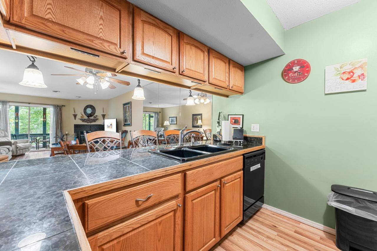 Bluffs Oasis Condo Брэнсон Экстерьер фото