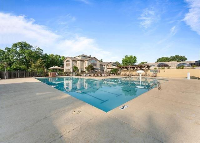 Bluffs Oasis Condo Брэнсон Экстерьер фото